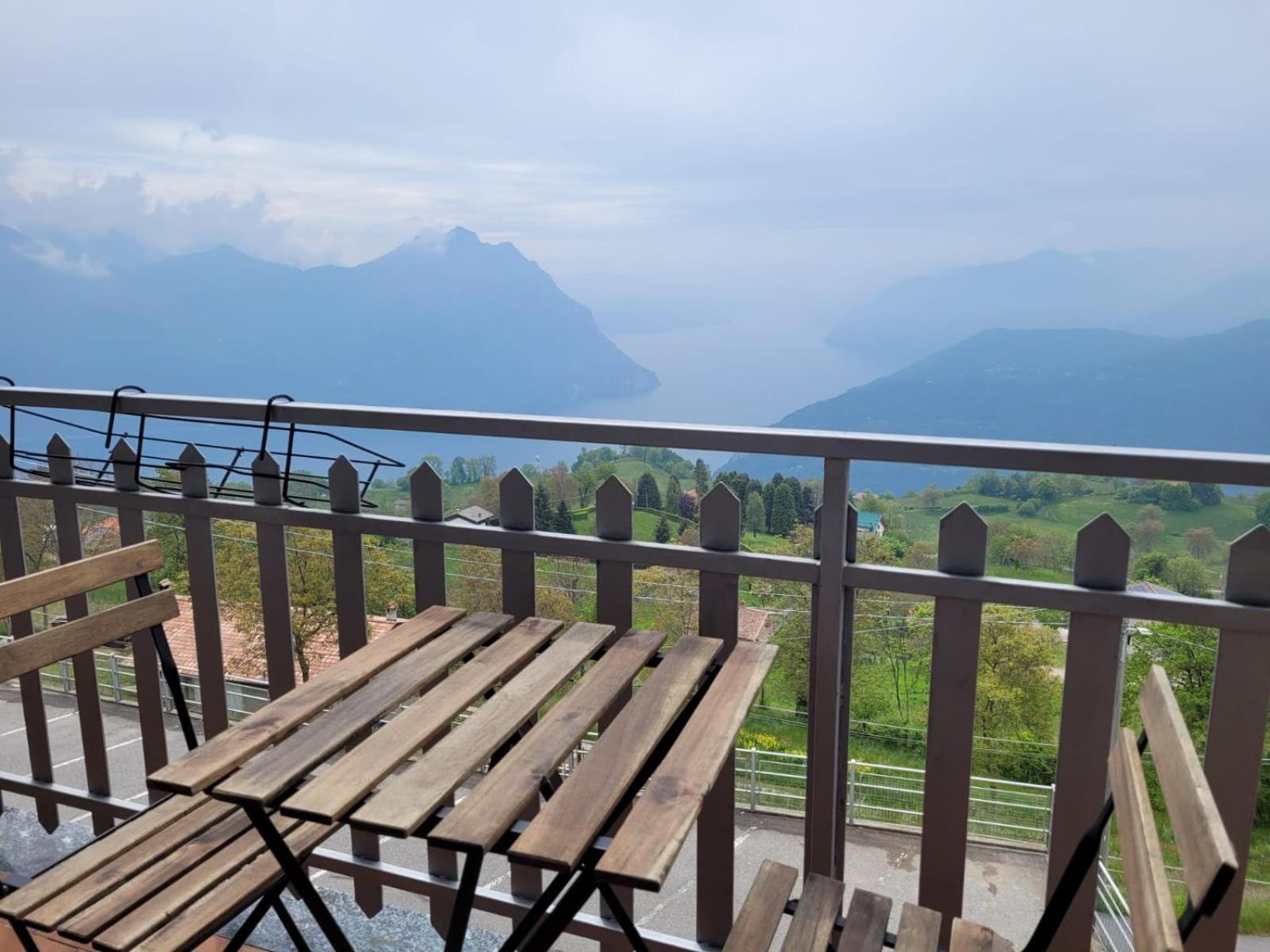 Panorama Verde Lago - Mountain Lake Iseo Hospitality Bossico Extérieur photo